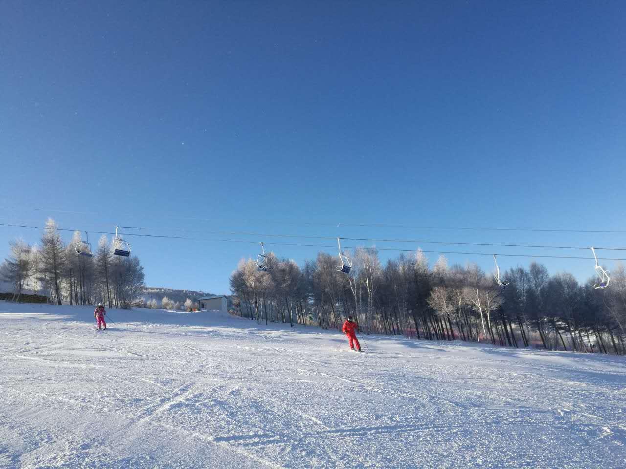 探访张家口崇礼滑雪场，夜滑盛宴的拓展与万龙滑雪场新面貌