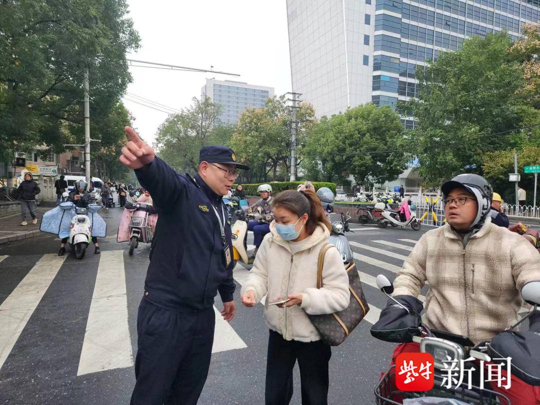 南京鼓楼城管助力马拉松赛事圆满举办保障行动全面展开