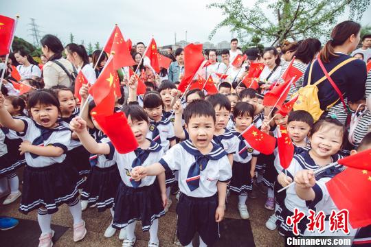 萌娃集结，小小兵大梦想吹响爱国立志号角