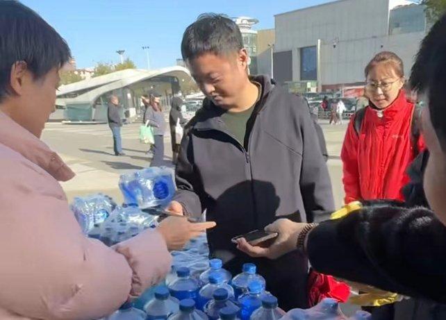 爱心人士助力解决呼和浩特残疾人工厂产品滞销困境，重燃希望之光