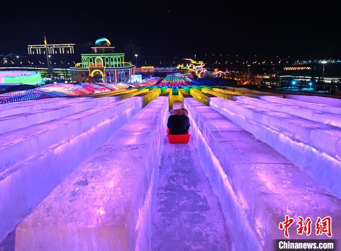 长春奇妙之旅，米雪漂流与冰滑梯的浪漫冒险